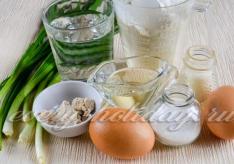 Как приготовить пирожки с зеленым луком и яйцом в духовке по пошаговому рецепту с фото
